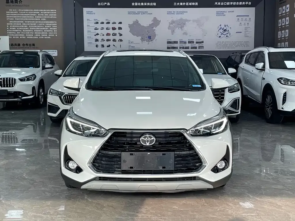 Toyota Yaris L — фото 3