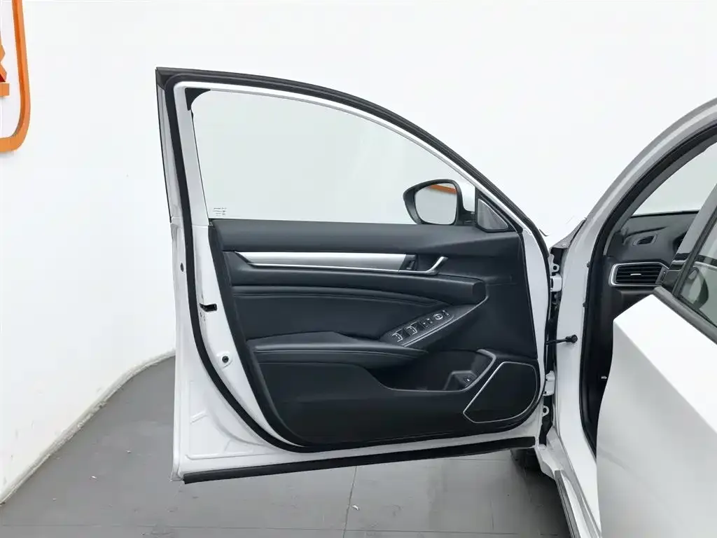 Honda Accord — фото 6