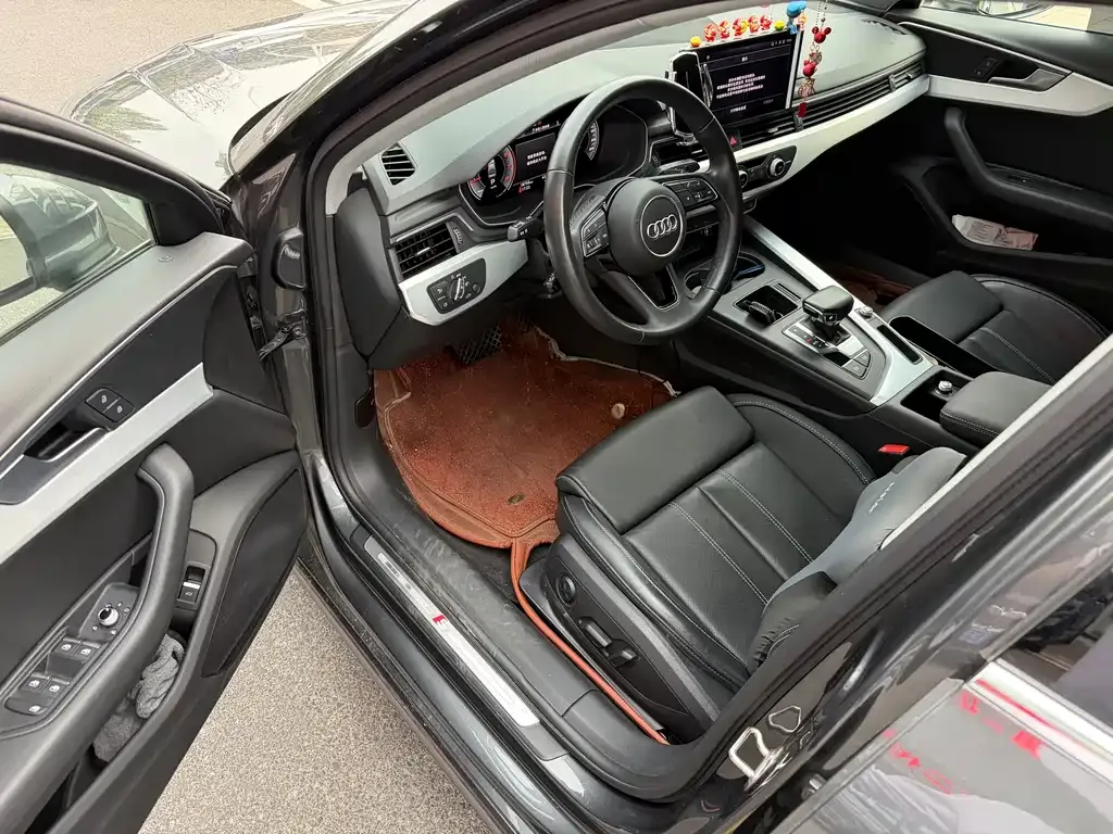 Audi A4L 2023 из CN, фото 8