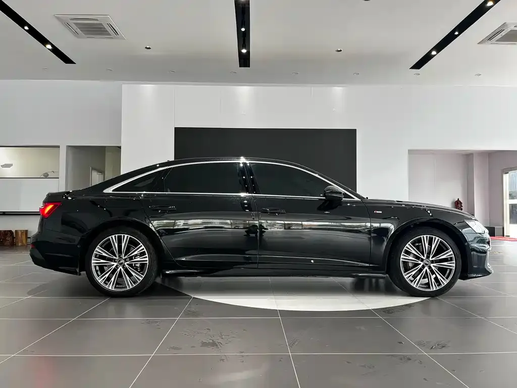 Audi A6L — фото 5