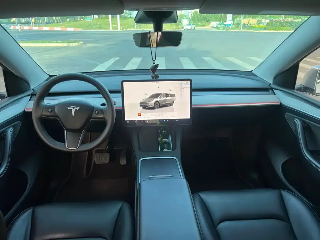 Tesla Model Y — фото 3