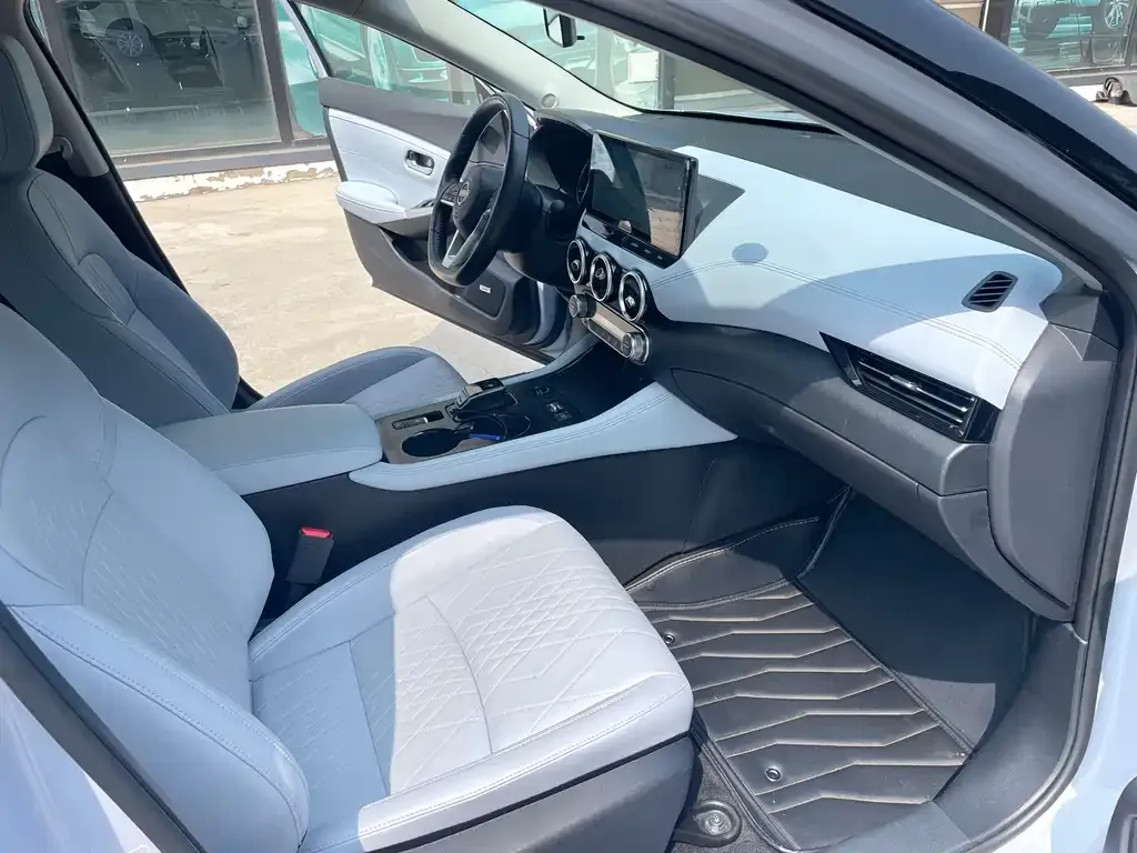 Nissan Sylphy 2023 из CN, фото 3