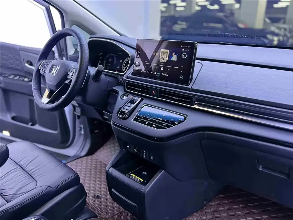Honda Elysion 2024 из CN, фото 7