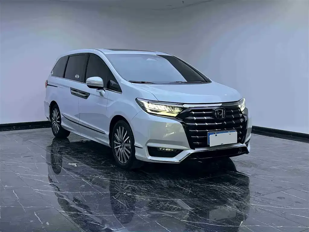 Honda Elysion 2024 из CN, фото 2