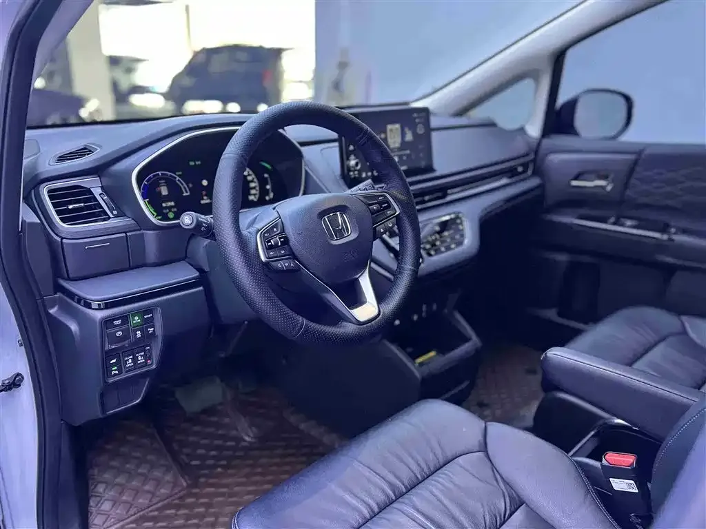 Honda Elysion 2024 из CN, фото 3