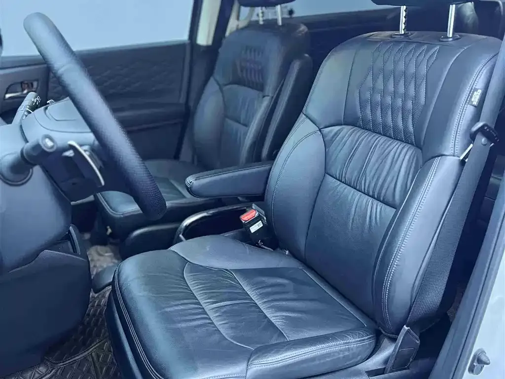 Honda Elysion 2024 из CN, фото 10