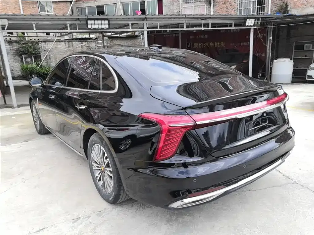 Hongqi H5 — фото 3
