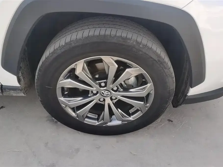 Toyota RAV4 2024 из CN, фото 3