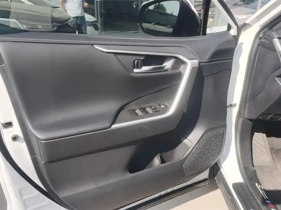 Toyota RAV4 2024 из CN, фото 9