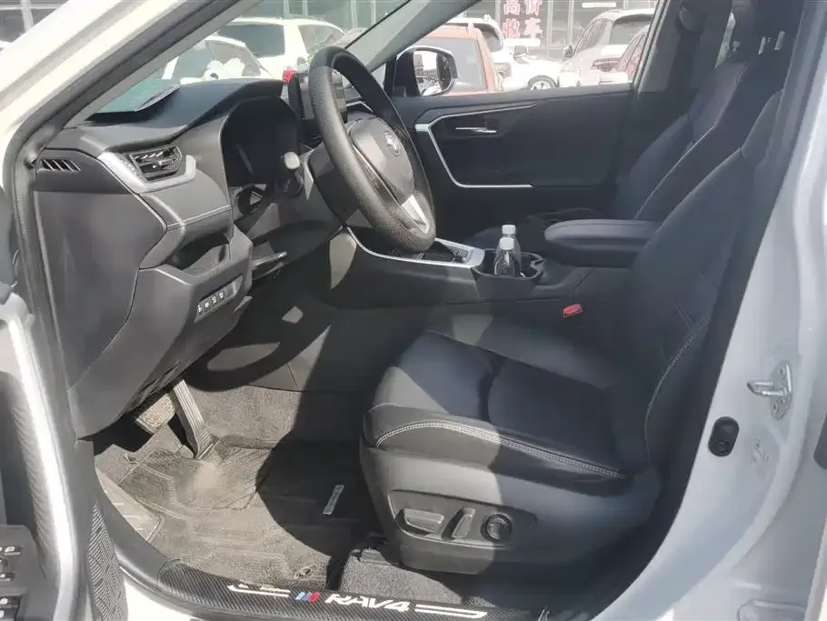 Toyota RAV4 2024 из CN, фото 8