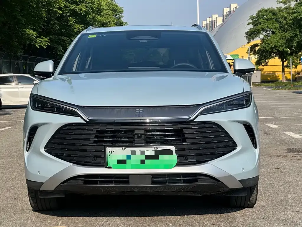 BYD L DM-i — фото 9