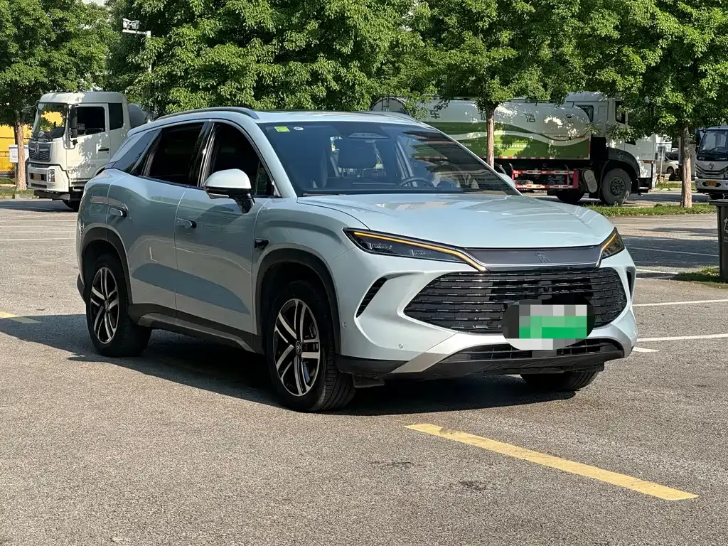 BYD L DM-i — фото 3