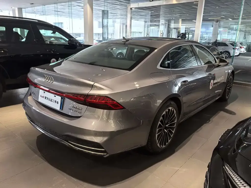 Audi A7L — фото 5