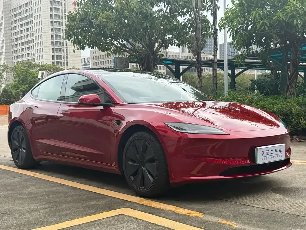 Tesla Model 3 — фото 7