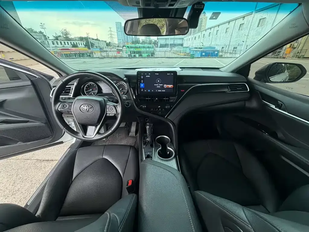 Toyota Camry 2022 из CN, фото 2