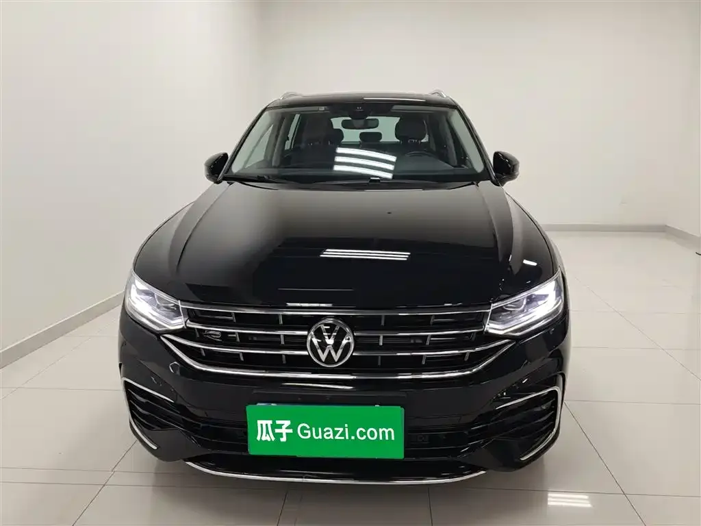 Volkswagen Tiguan L — фото 2