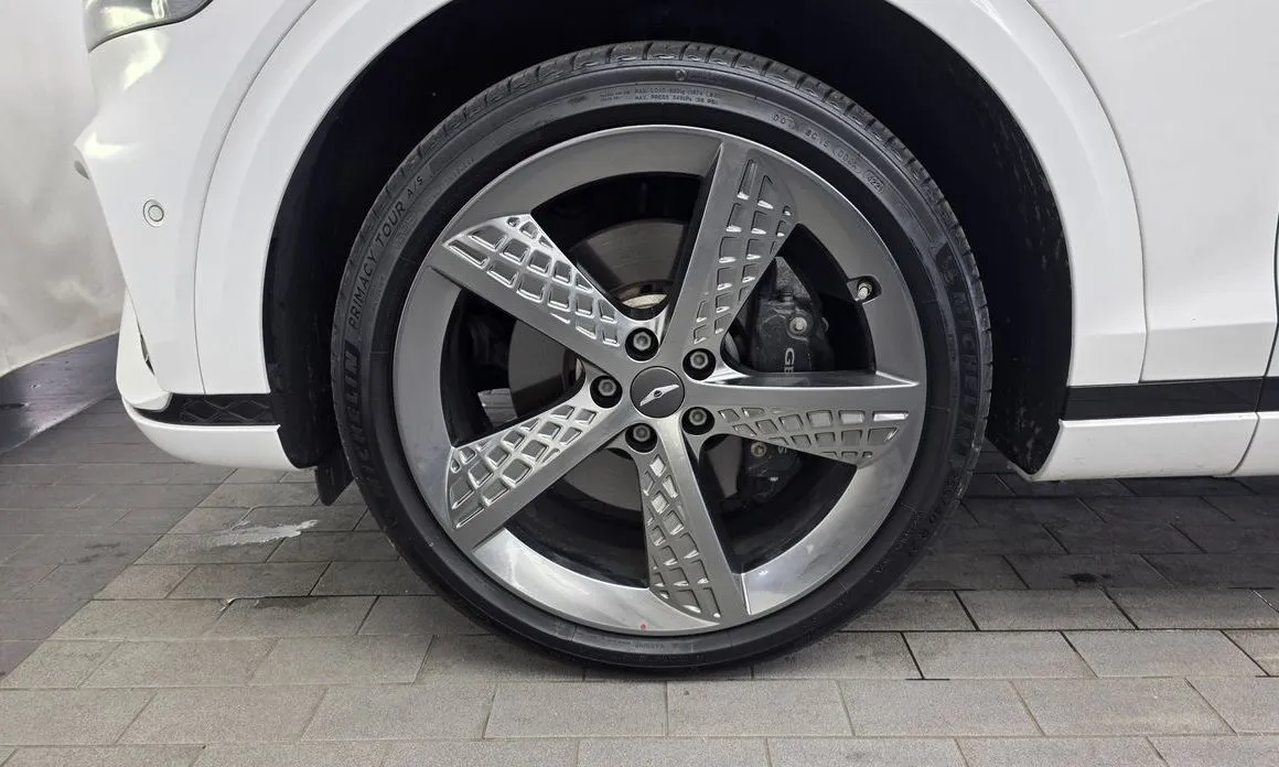 Genesis GV70 — фото 9