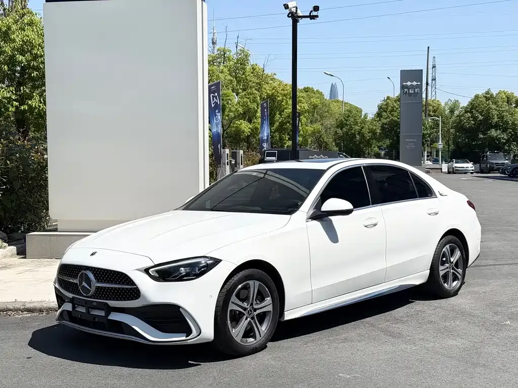 Mercedes-Benz C-Class — фото 1