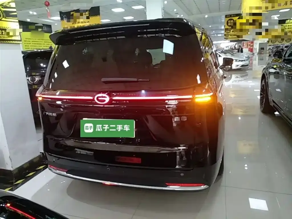 GAC Motor 传祺E8 PHEV — фото 10