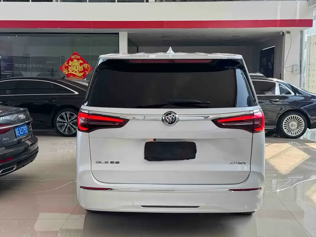 Buick GL8 2023 из CN, фото 5