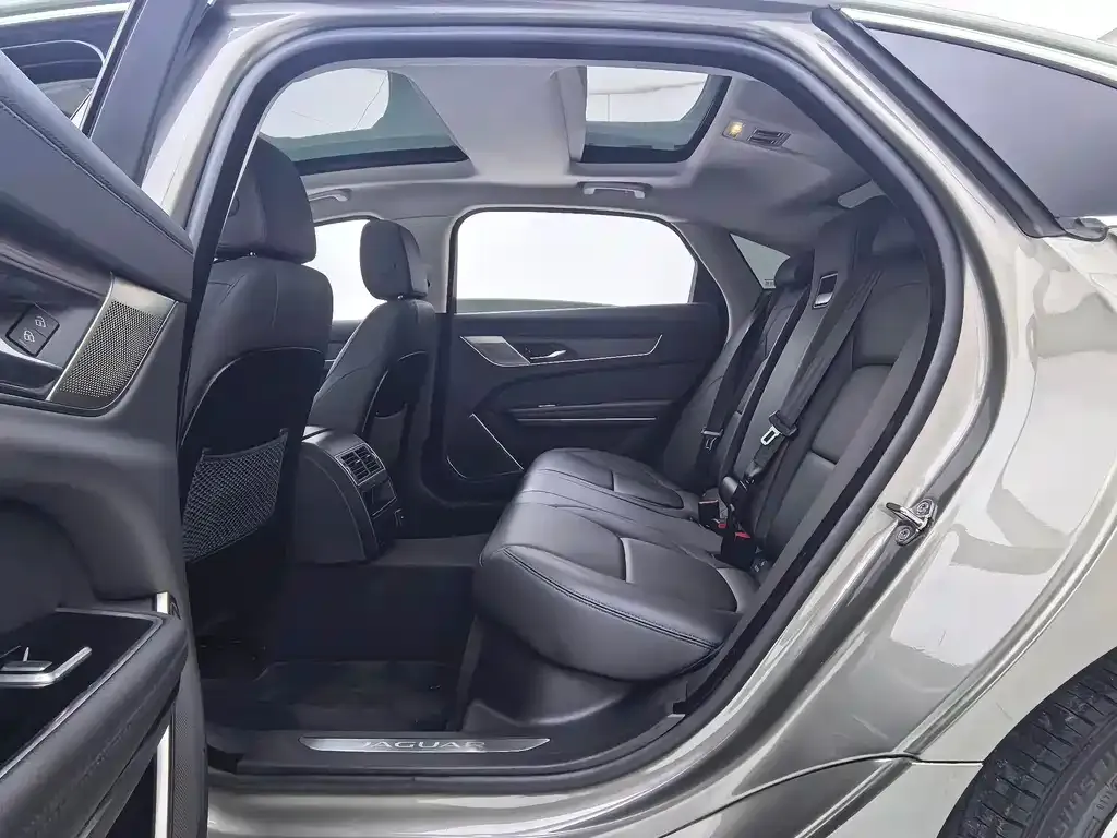Jaguar XFL 2023 из CN, фото 7