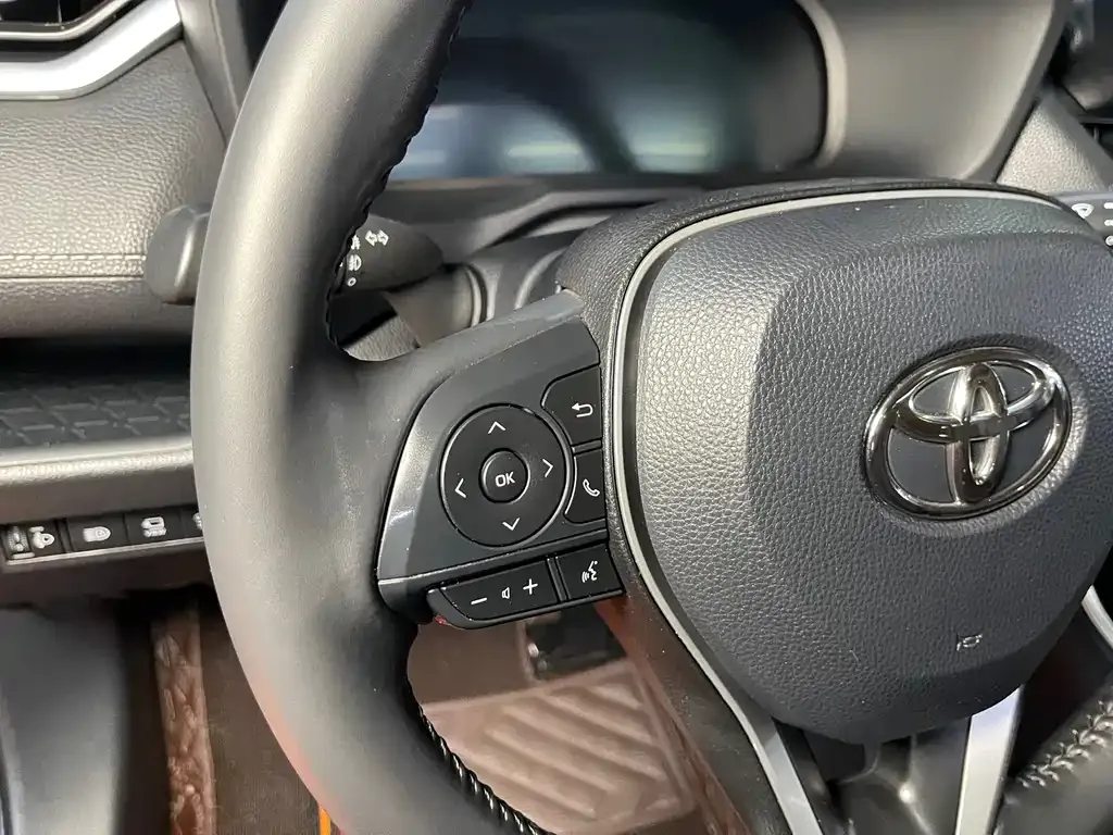 Toyota Wildlander — фото 10