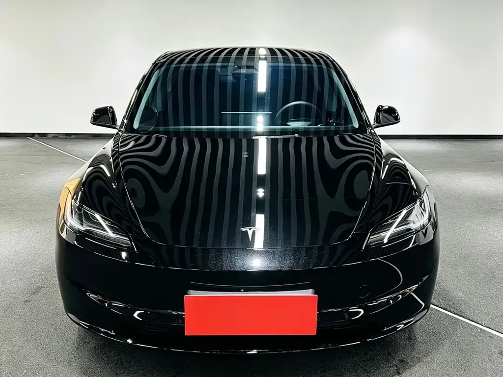 Tesla Model 3 — фото 3