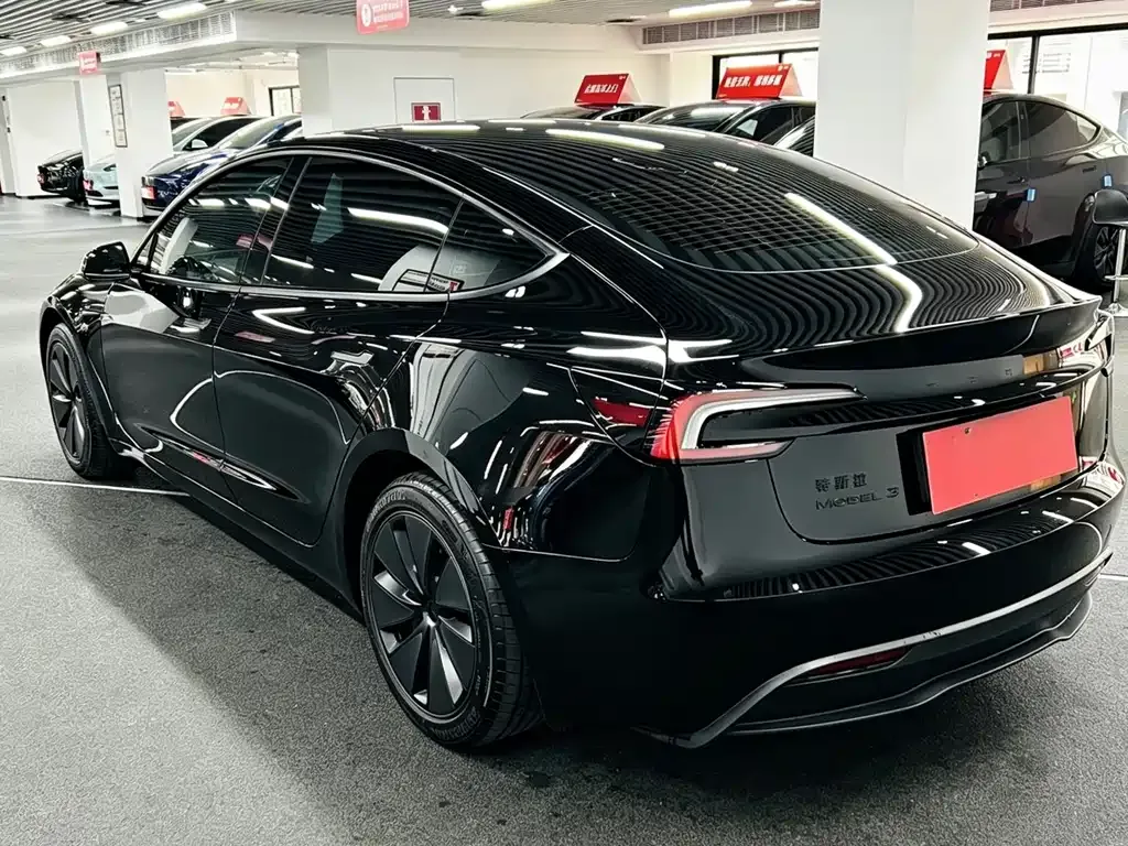 Tesla Model 3 — фото 8
