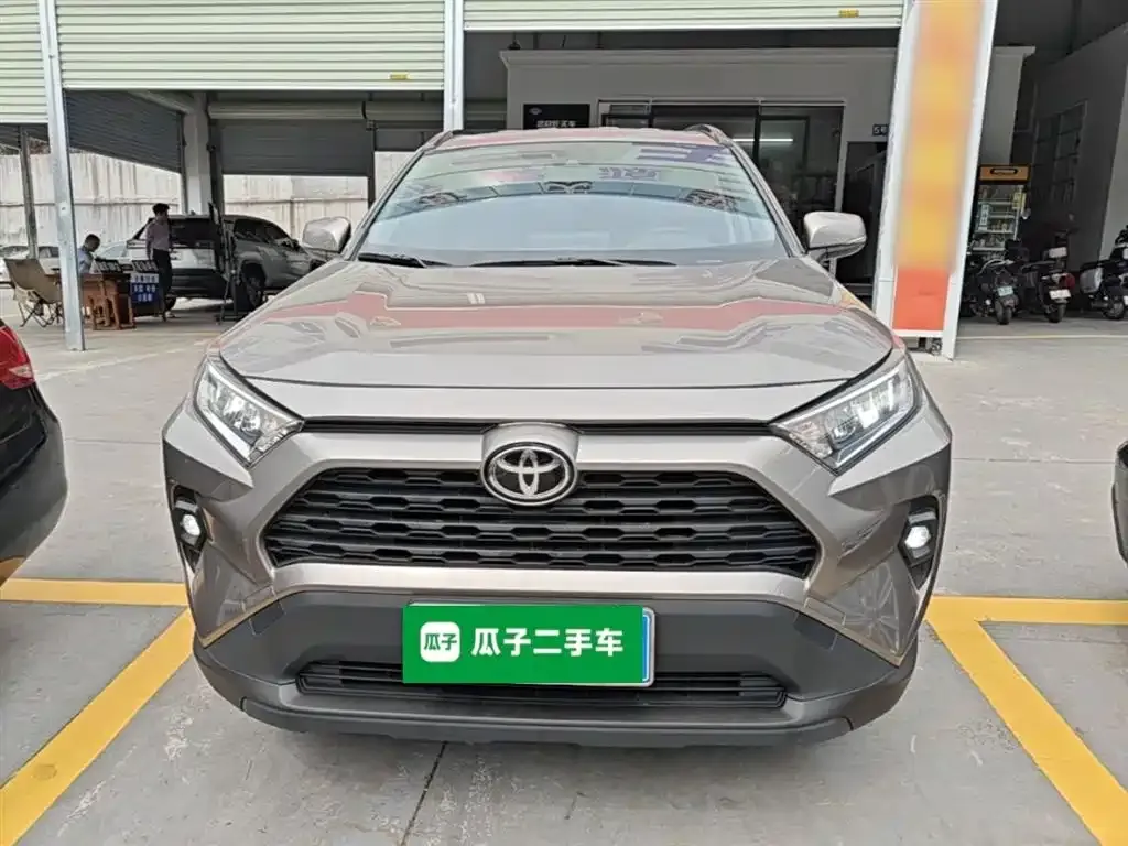 Toyota RAV4 2024 из CN, фото 3