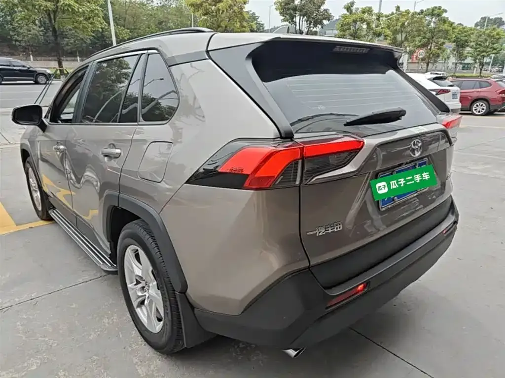 Toyota RAV4 2024 из CN, фото 9