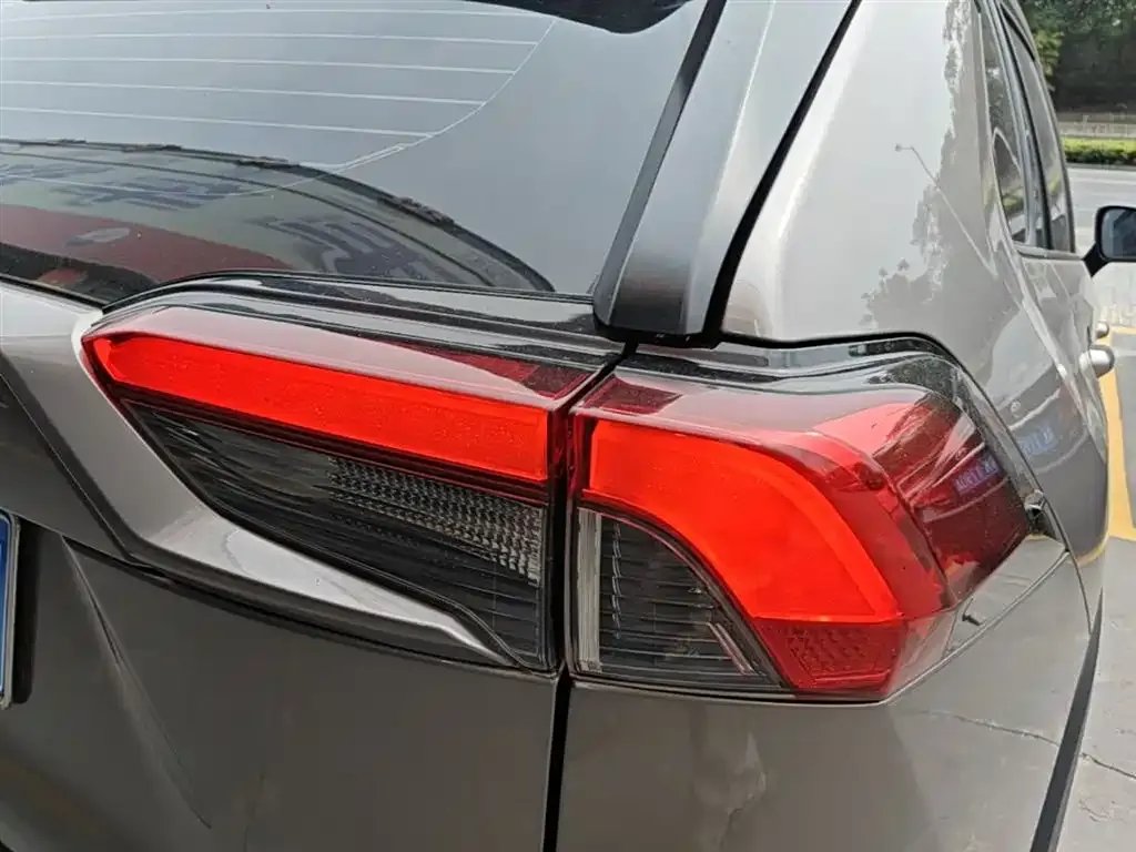 Toyota RAV4 2024 из CN, фото 2