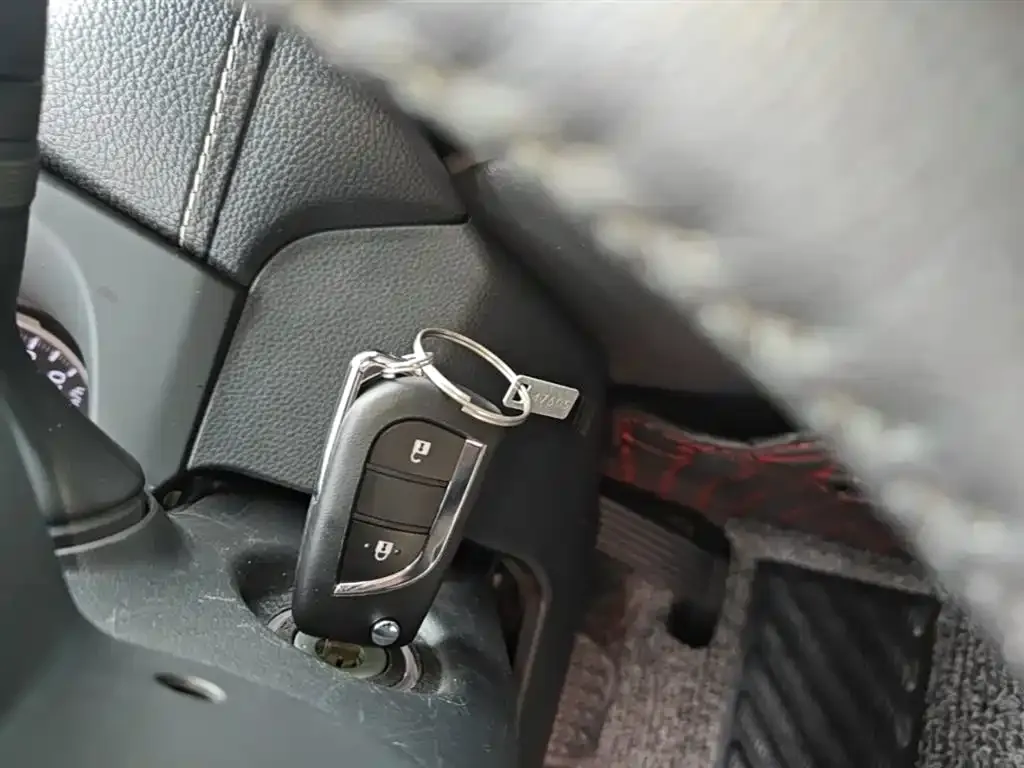 Toyota RAV4 2024 из CN, фото 5