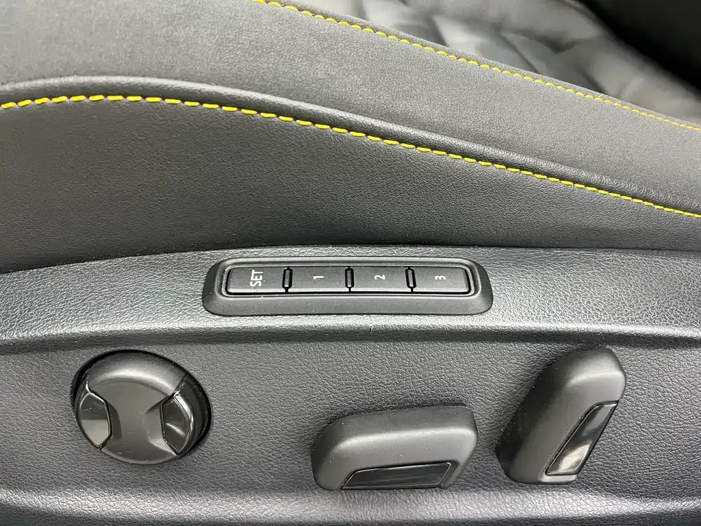 Volkswagen CC 2024 из CN, фото 9