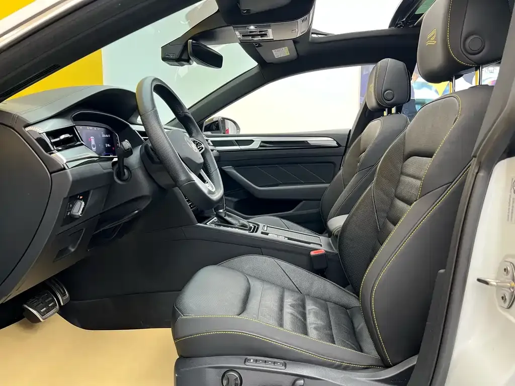 Volkswagen CC 2024 из CN, фото 3