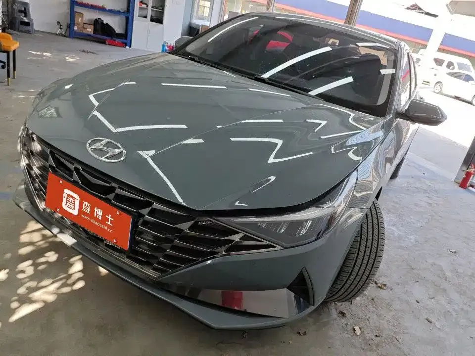 Hyundai Elantra — фото 1