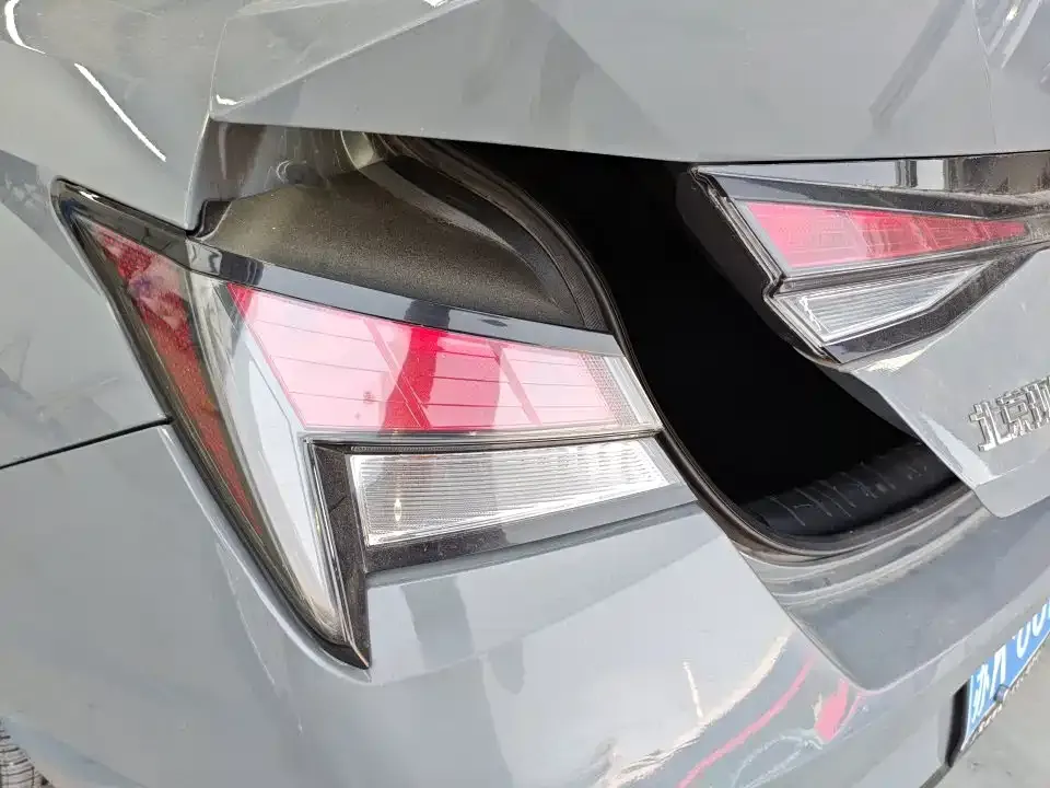 Hyundai Elantra — фото 8