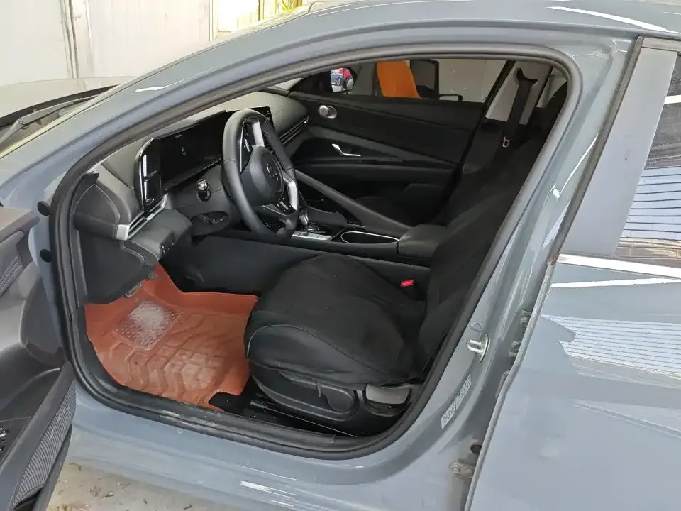 Hyundai Elantra — фото 3