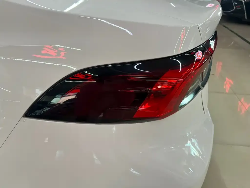 Toyota Corolla 2023 из CN, фото 2