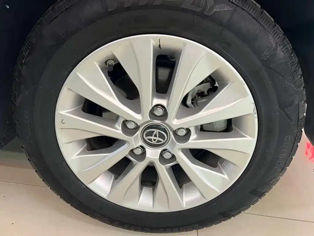 Toyota Corolla 2023 из CN, фото 8