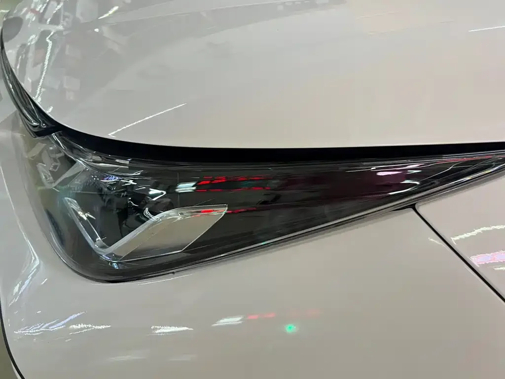 Toyota Corolla 2023 из CN, фото 3