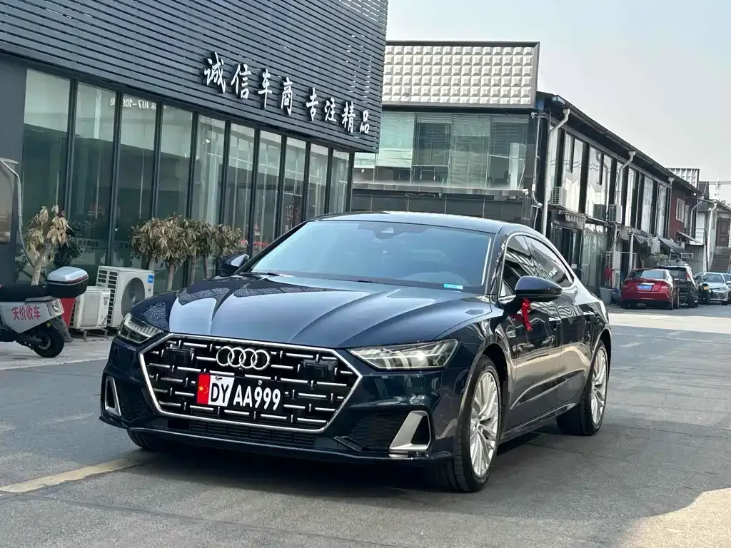 Audi A7L 2024 из CN, фото 1