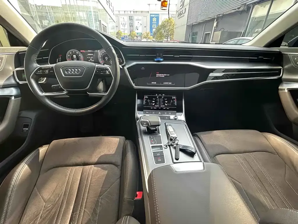 Audi A7L 2024 из CN, фото 10