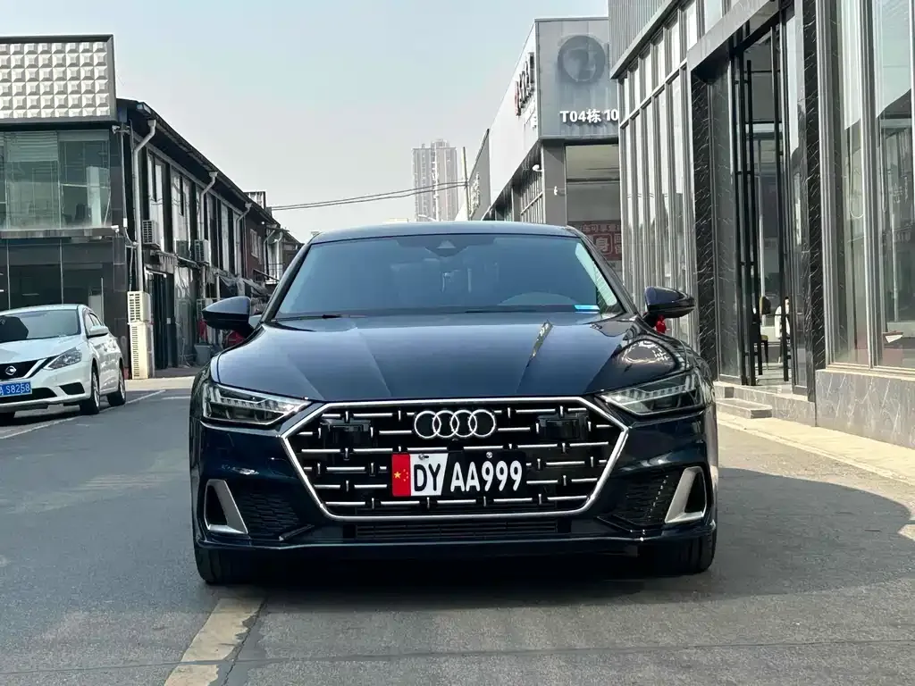 Audi A7L 2024 из CN, фото 4