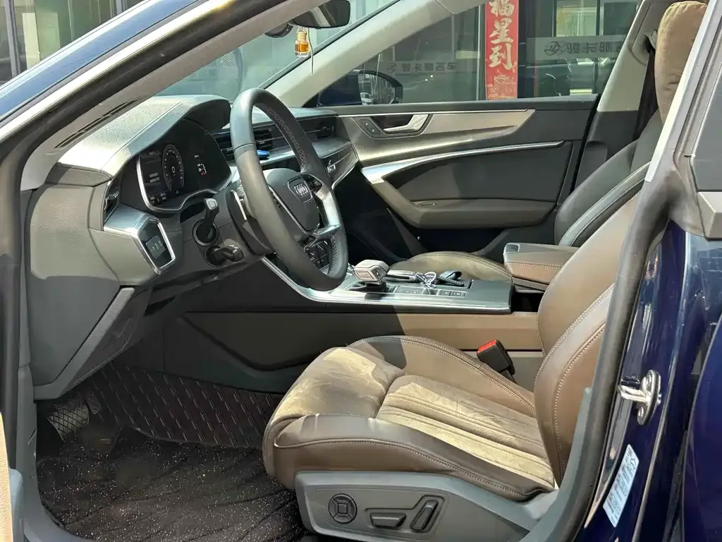 Audi A7L 2024 из CN, фото 5