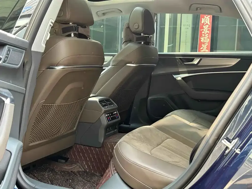 Audi A7L 2024 из CN, фото 6