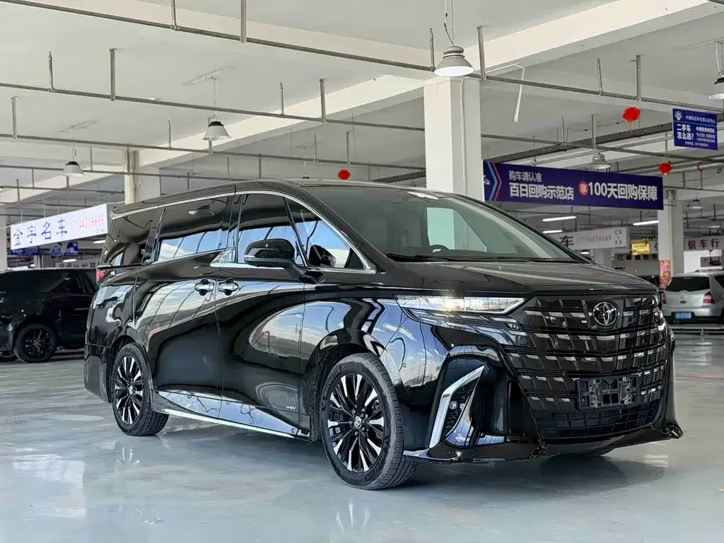 Toyota Alphard — фото 5