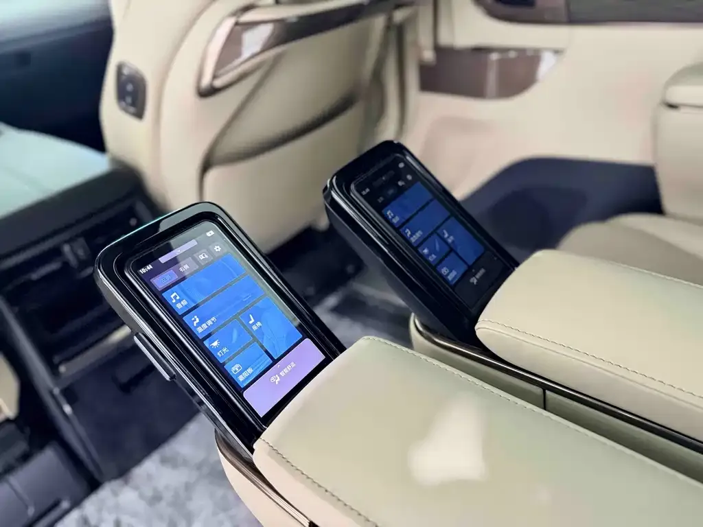 Toyota Alphard — фото 7