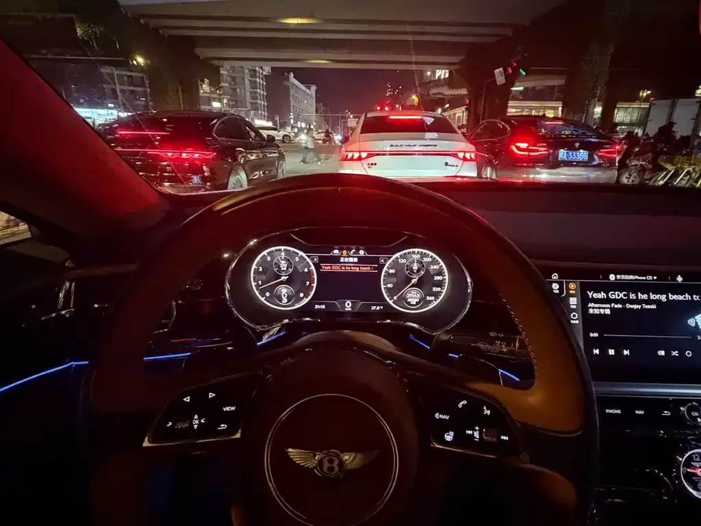 Bentley Flying Spur 2021 из CN, фото 6