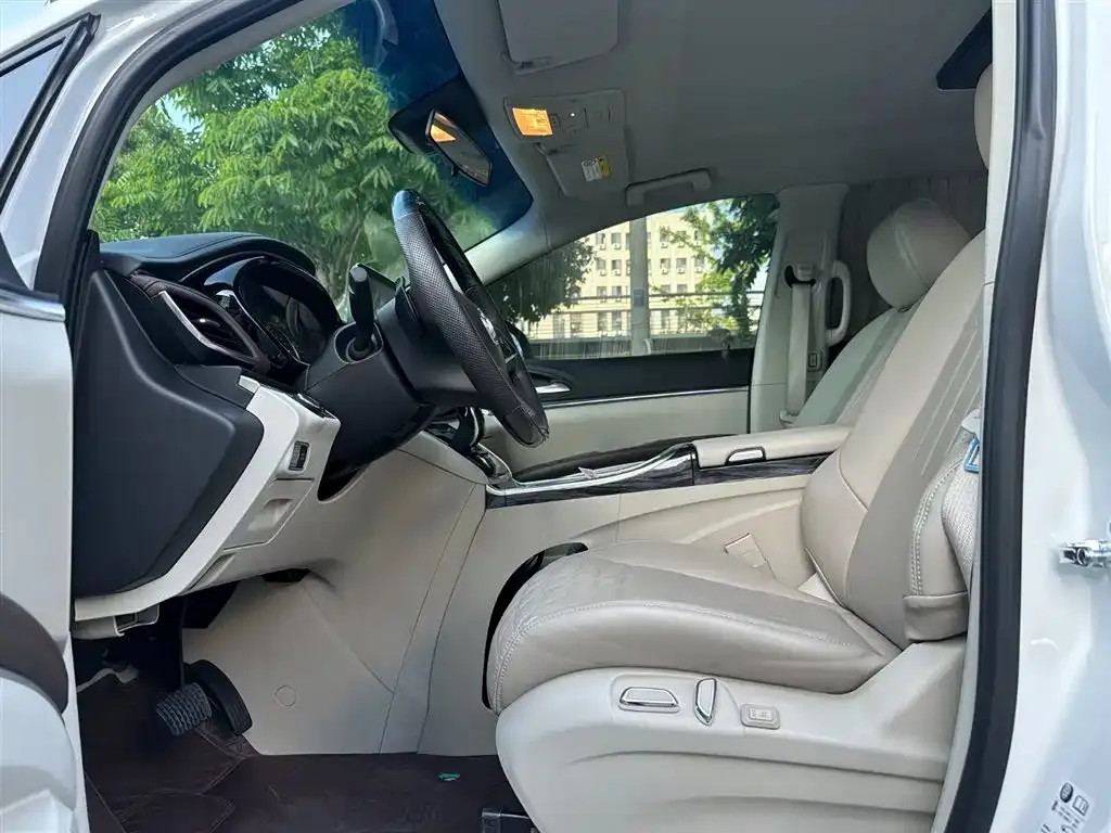 Buick GL8 2024 из CN, фото 7