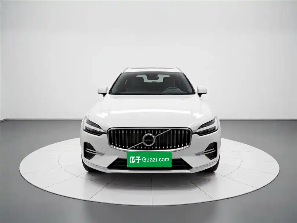 Volvo XC60 PHEV — фото 8